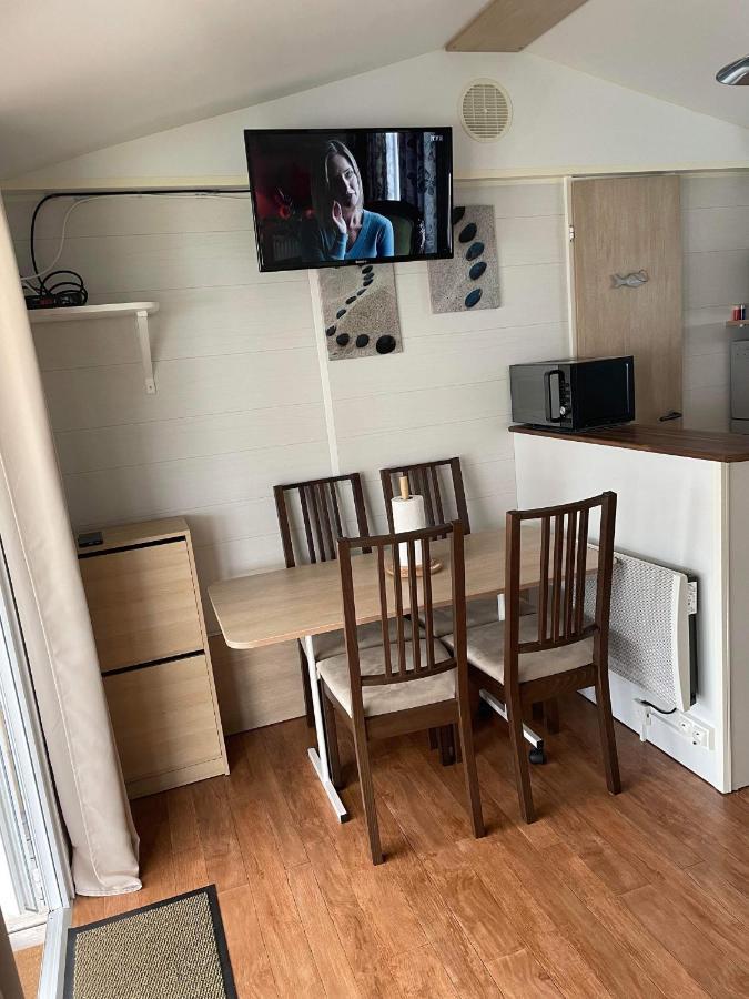 Mobil-Home 4/6 Personnes , Terrasse Couverte ,Piscine Chauffee . Biville-sur-Mer Exterior foto